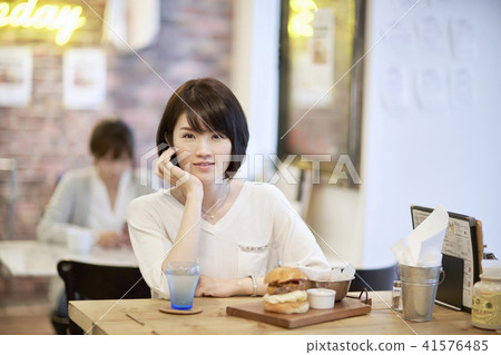 咖啡廳午餐女漢堡 咖啡廳午餐女漢堡 41576485