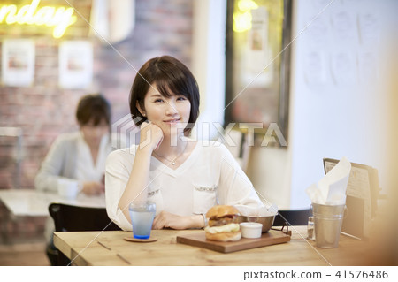 咖啡廳午餐女漢堡 咖啡廳午餐女漢堡 41576486