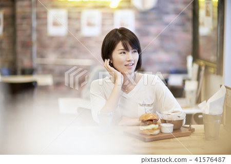 咖啡廳午餐女漢堡 咖啡廳午餐女漢堡 41576487