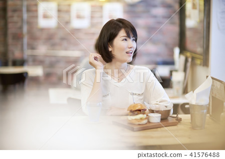咖啡廳午餐女漢堡 咖啡廳午餐女漢堡 41576488