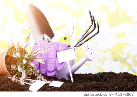 Gardening tools of shovel rake labels Gardening tools of shovel rake labels 41576802