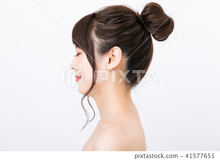 Profile woman 41577651