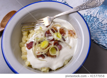 Bryndzove halusky. Slovak traditional cuisine Bryndzove halusky. Slovak traditional cuisine 41577858
