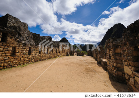 Machu Picchu ruins 41578634