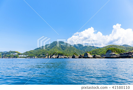 Dogashima Dodogajima洞穴遊覽從遊船的視圖 41580110