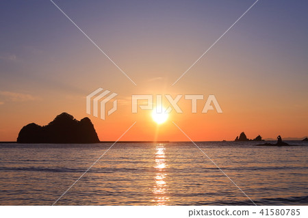 Sunset on the Otago coast 41580785