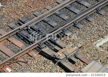 Railroad tracks 41580919