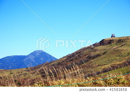 Kurumayama and Tateshinayama Autumn leaves Kurumayama and Tateshinayama Autumn leaves 41581658