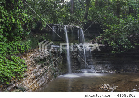 Yin-Yang Waterfall at Shomyoji Temple: Otokotaki (Imaizumi, Kamakura) 41583802