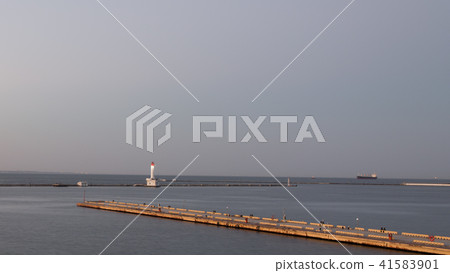 Seaport at Sunset in Odessa, Ukraine Seaport at Sunset in Odessa, Ukraine 41583901