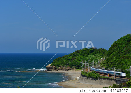 黑潮是沿著海岸行駛的特快列車 黑潮是沿著海岸行駛的特快列車 41583997