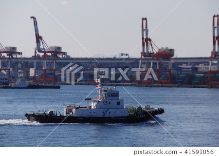 橫濱拖曳車款 Yokohama Port 橫濱拖曳車款 Yokohama Port 41591056