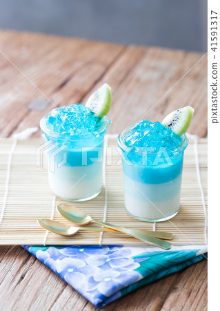 Hydrangea jelly 41591317