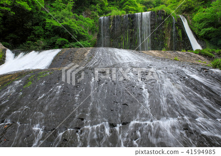 Ryumon Falls in early summer in Kokonoe Town, Oita Prefecture 41594985