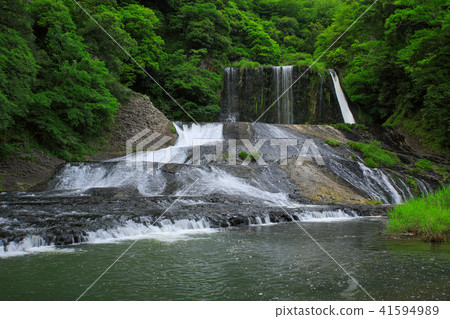 Ryumon Falls in early summer in Kokonoe Town, Oita Prefecture 41594989