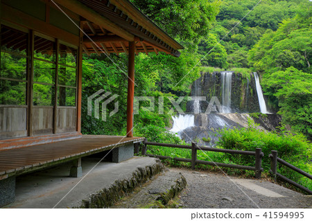 Ryumon Falls in early summer in Kokonoe Town, Oita Prefecture 41594995