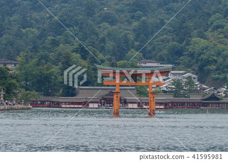 Itsukushima Shrine, the big bird house, a world heritage site, is located in Miyajima, Hiroshima, Japan. Itsukushima Shrine, the big bird house, a world heritage site, is located in Miyajima, Hiroshima, Japan. 41595981