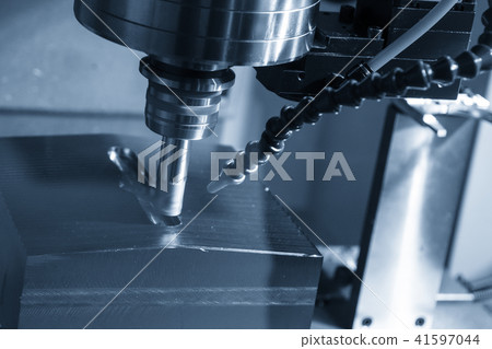 The CNC milling machine  41597044