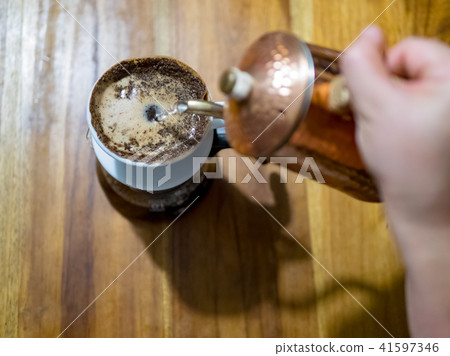  Filter paper brewing coffee 41597346