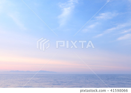 Strait of early summer 41598066