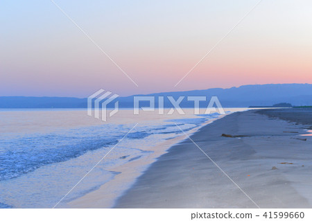 彩虹色的海灘 41599660