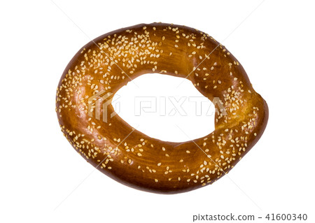 Bagel with sesame seeds isolated on white  41600340