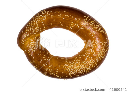 Bagel with sesame seeds isolated on white  41600341