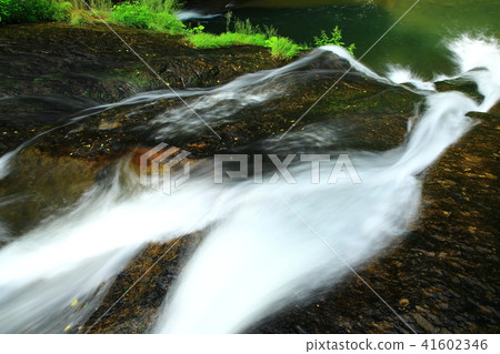 Kamabuchi waterfall in the summer Kamabuchi waterfall in the summer 41602346