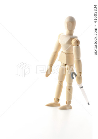 Rain in the afternoon. 41605834