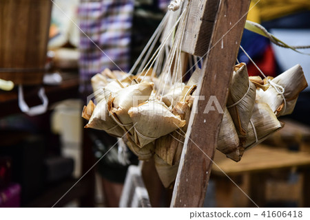 台灣家庭端午節包肉粽.粽子 41606418