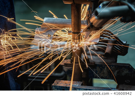 Auto spot welding machine is welding nut Auto spot welding machine is welding nut 41608942