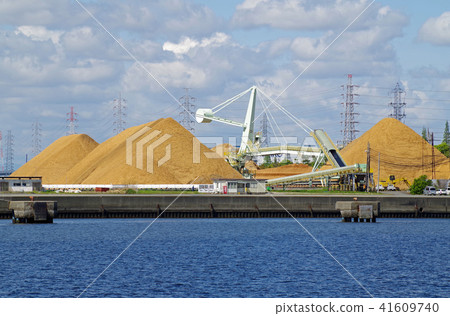 Sand piled up in the open at Nagoya Port Sand piled up in the open at Nagoya Port 41609740