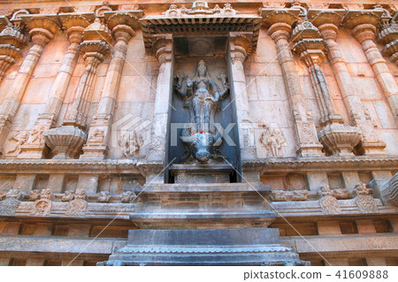 Vihnu Durga North wall Brihadisvara Temple 41609888
