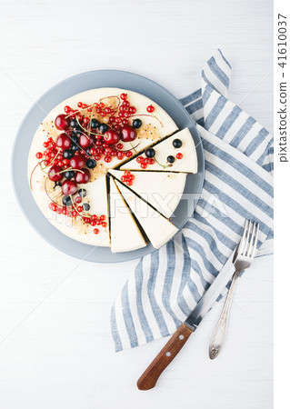 Homemade cheese cake with berries. 41610037
