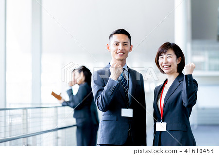 商人性別兩人企業場面辦公室場面 商人性別兩人企業場面辦公室場面 41610453
