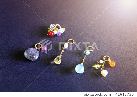 Colorful stone necklace top and colorful back 41613736