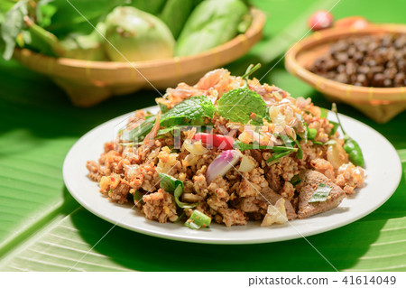 Spicy minced pork with fresh vegetables, 41614049