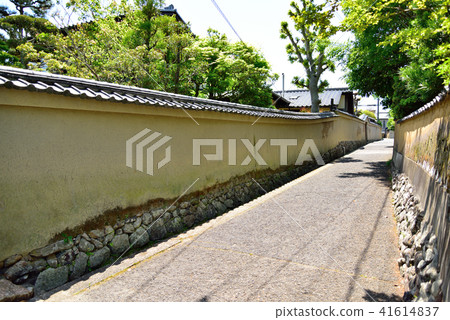 Earthen walls in the alleys of Nara Earthen walls in the alleys of Nara 41614837