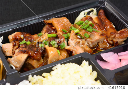 Delicious Chinese box lunch 41617918