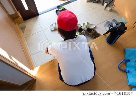 Child before departure in the morning of day of athletic meet Child before departure in the morning of day of athletic meet 41618194