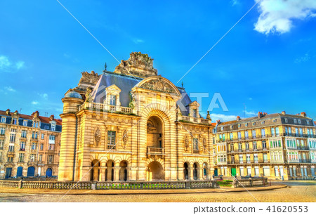Porte de Paris, a Triumphal Arch in Lille, France 41620553