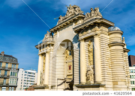 Porte de Paris, a Triumphal Arch in Lille, France Porte de Paris, a Triumphal Arch in Lille, France 41620564