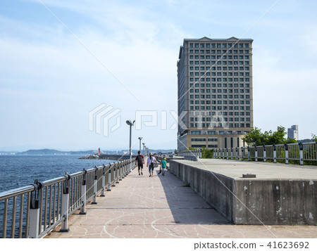 在海灘附近 在海灘附近 41623692