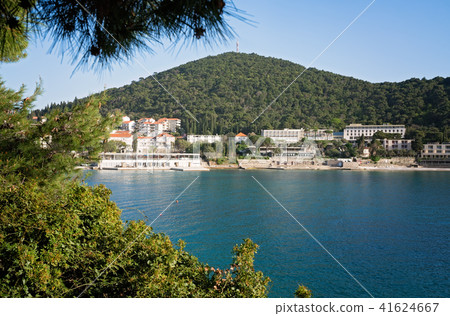 Coastline in Lapad district in Dubrovnik Coastline in Lapad district in Dubrovnik 41624667