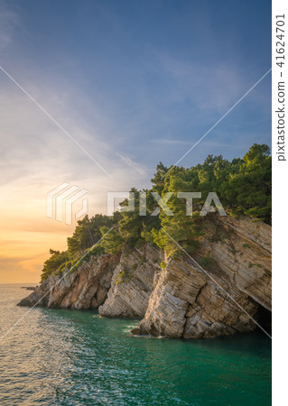 Sunset over the cliffs in Petrovac Sunset over the cliffs in Petrovac 41624701