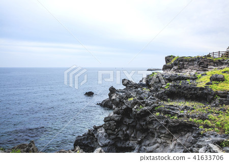 A coastal shore A coastal shore 41633706