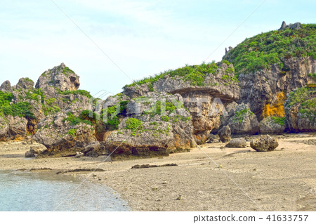 The beach of Hamahiga Island, Okinawa The beach of Hamahiga Island, Okinawa 41633757