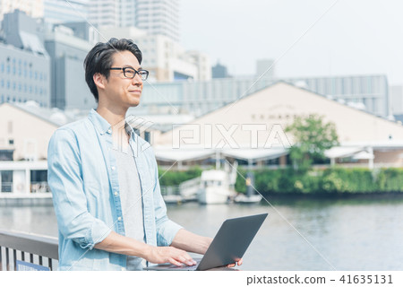 Nomad worker engineer male 41635131