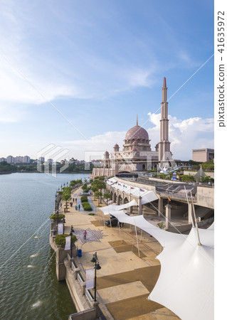 Putra Mosque in Putrajaya, Malaysia Putra Mosque in Putrajaya, Malaysia 41635972
