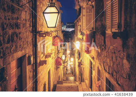 Famous narrow alley of Dubrovnik old town, Croatia 41638439